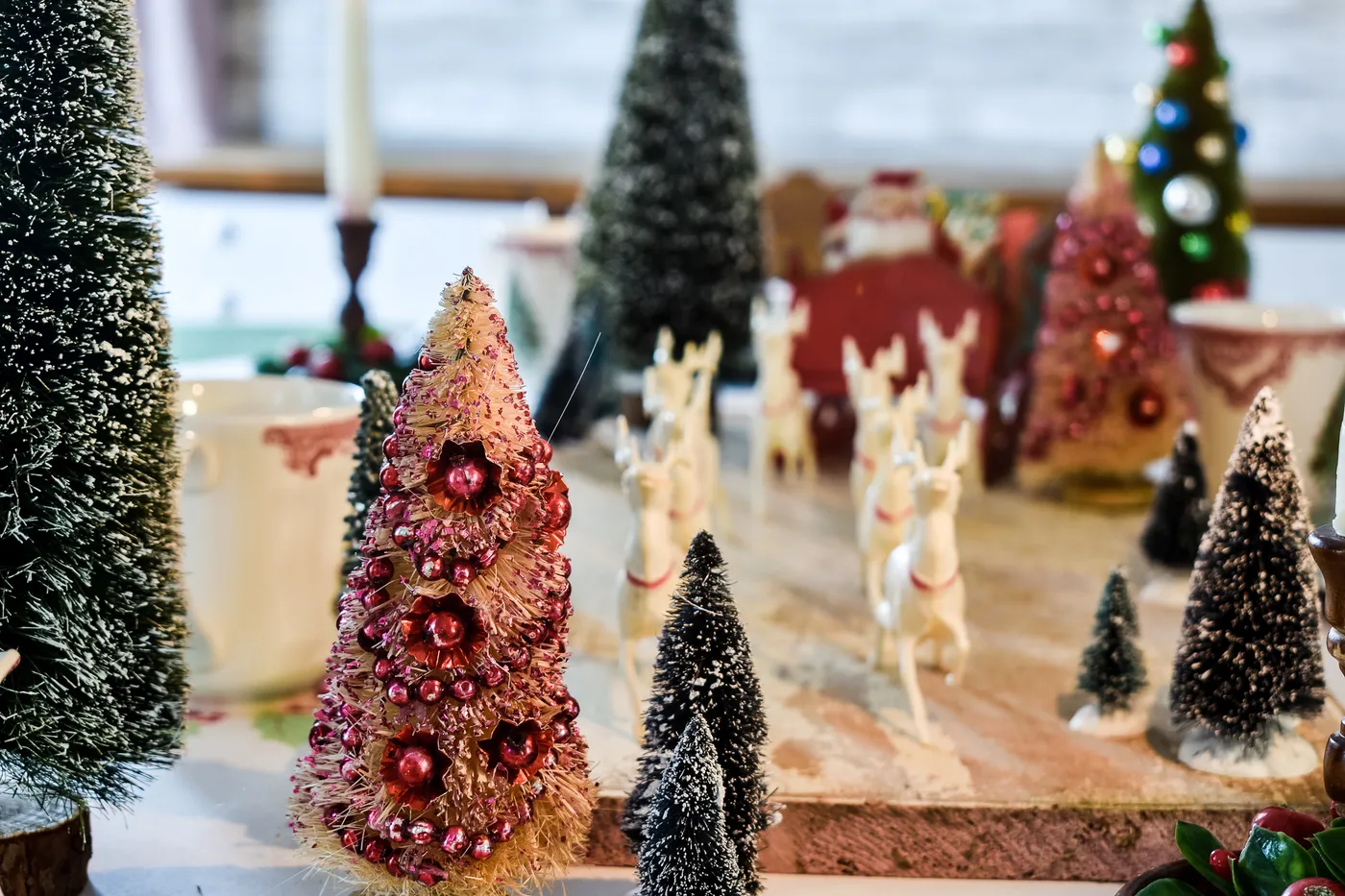 Santa's Sleigh Christmas Tablescape - Zucchini Sisters
