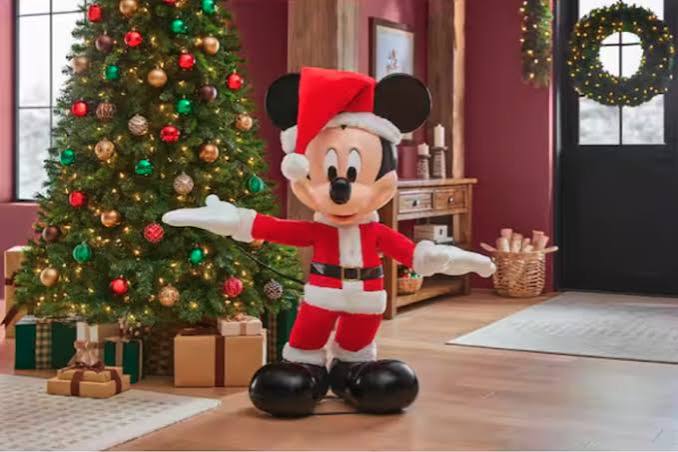 Say Goodbye to $200 — Disney Just Dropped the ULTIMATE Christmas Souvenir -  AllEars.Net