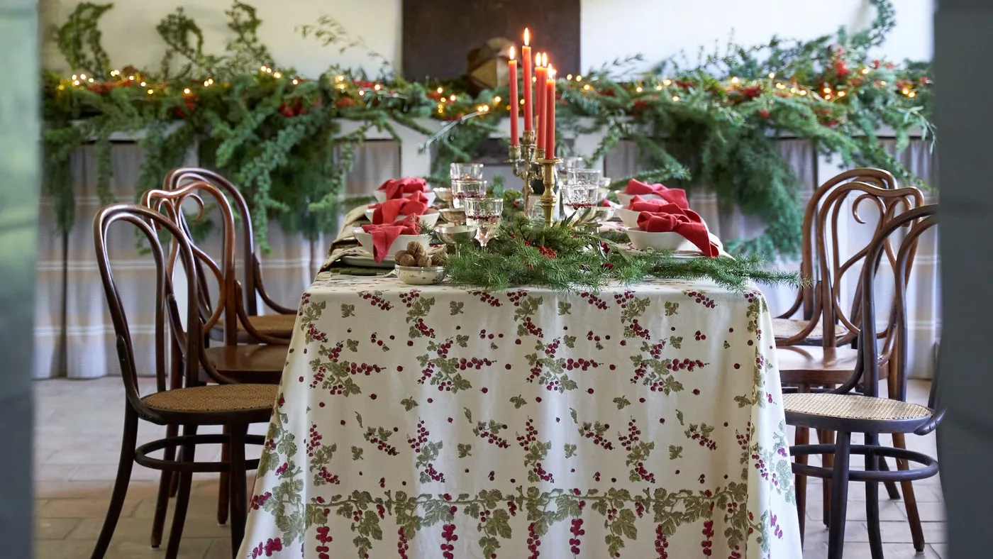 Setting a Festive Christmas Table in Provence