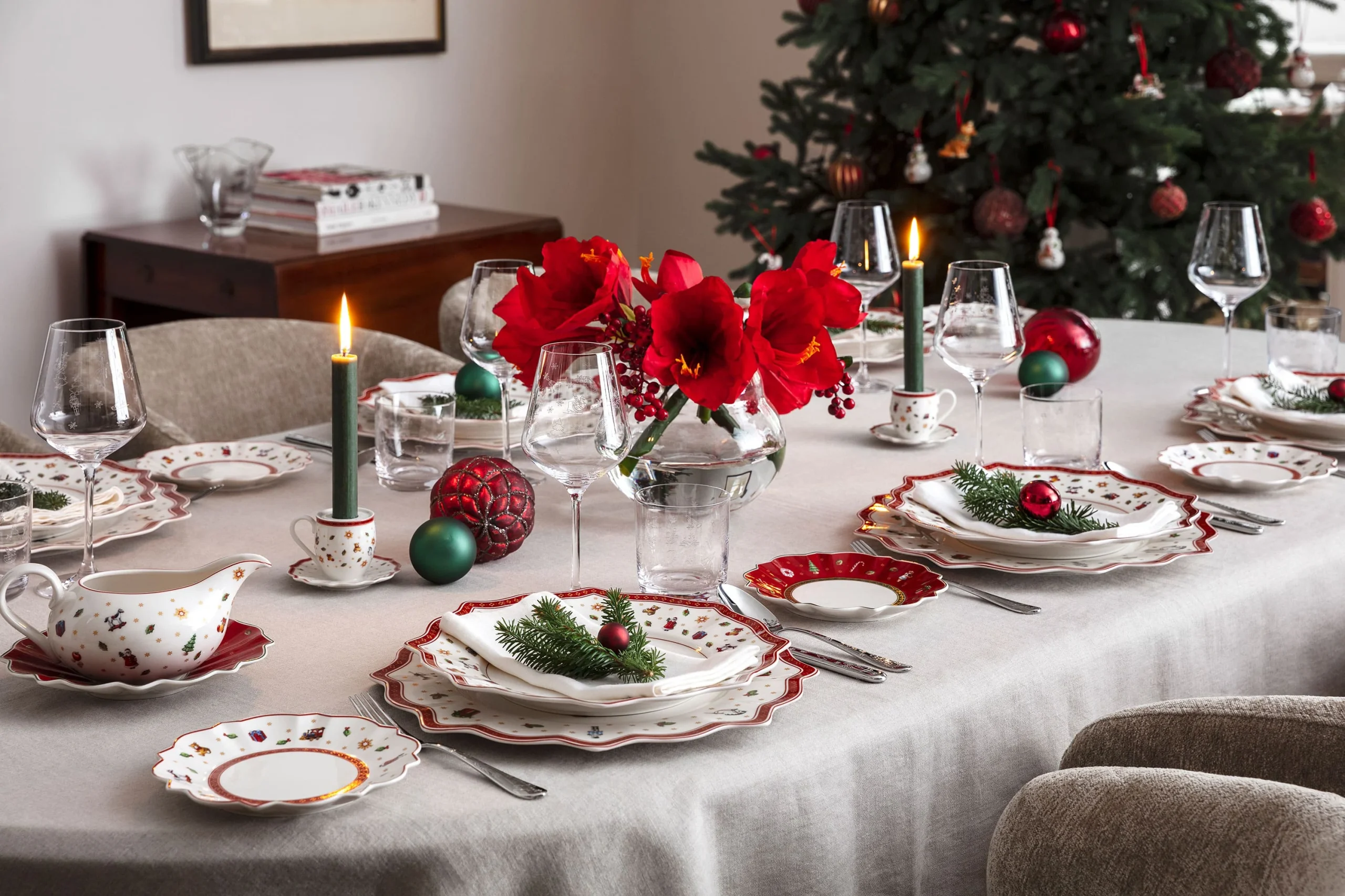 Setting the Christmas table: Ideas and styles