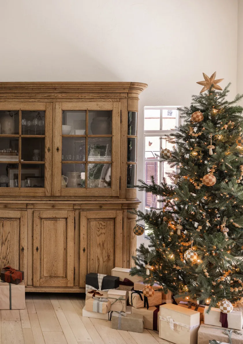 Shoppe Amber Interiors - Holiday 2023 | Shoppe Amber Interiors - Seven  Point Star Tree Topper