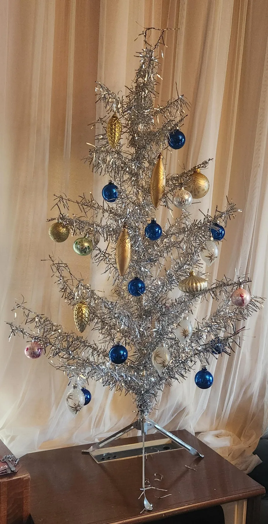 Silver Christmas Tree Vintage A Very Retro Christmas Tree For Me – FAKING  IT FABULOUS