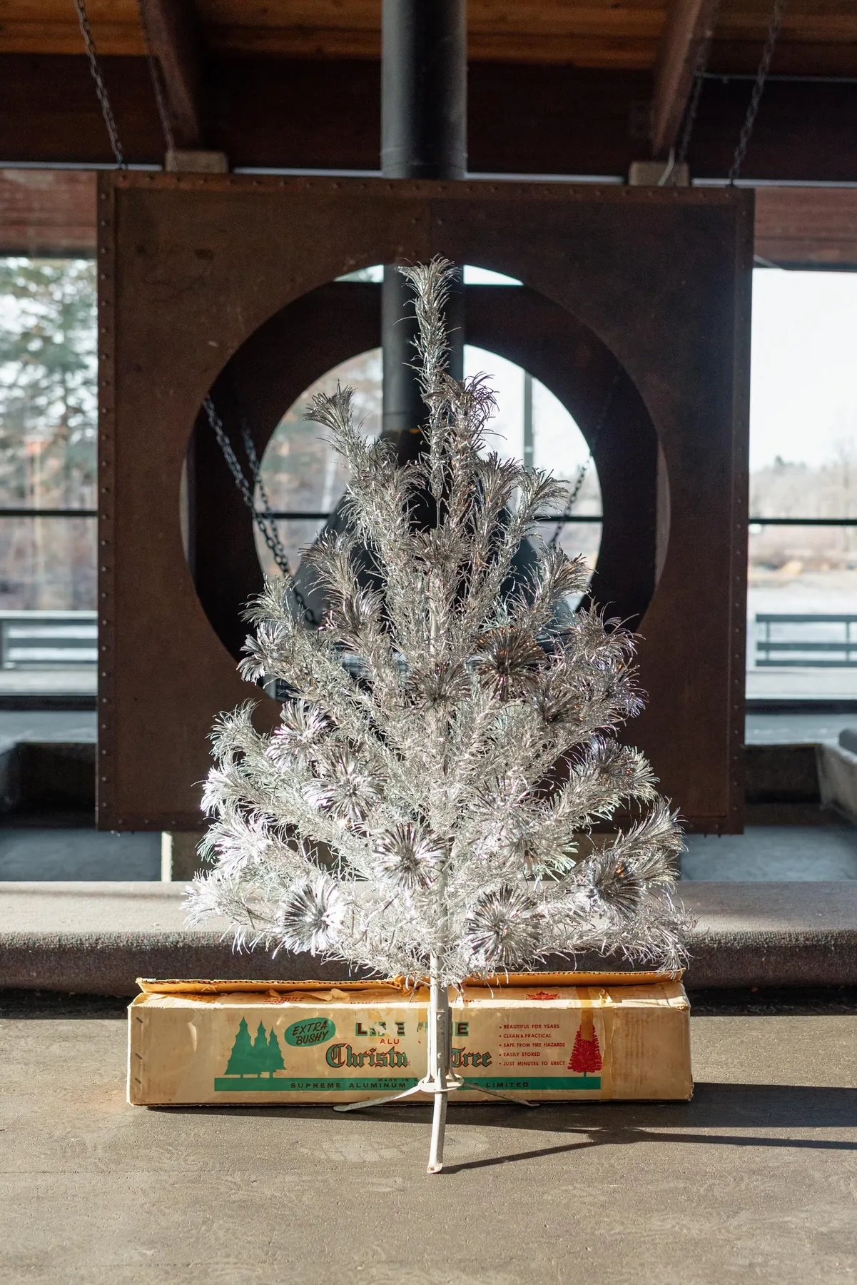 Silver Christmas Tree Vintage A Very Retro Christmas Tree For Me – FAKING  IT FABULOUS