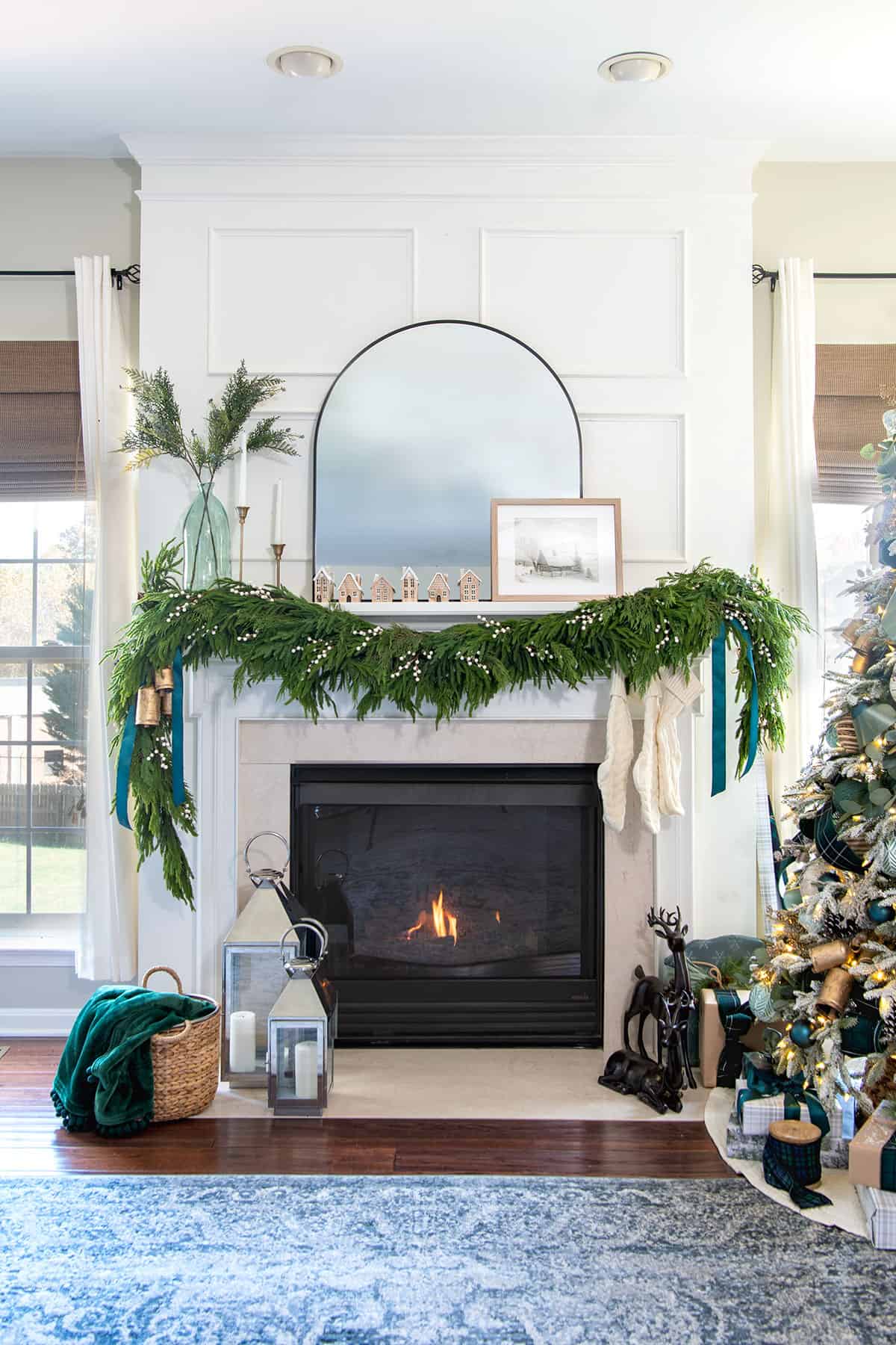 Simple Christmas Mantel Garland 52 Best Christmas Mantel Ideas Festive Holiday  Mantel Decor