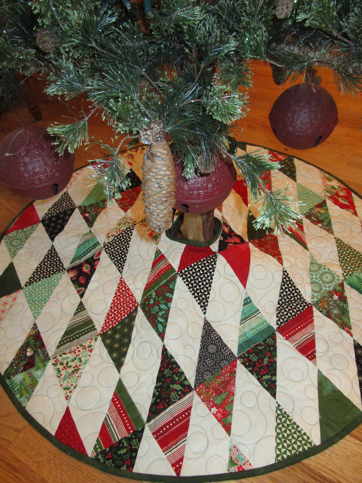 Slanted Charm Christmas Tree Skirt