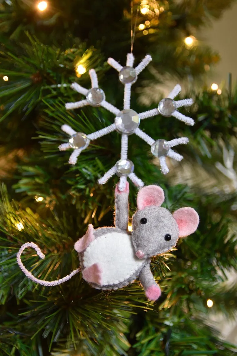 Snowflake Mouse - Felt Sewing Pattern - Christmas Tree Ornament