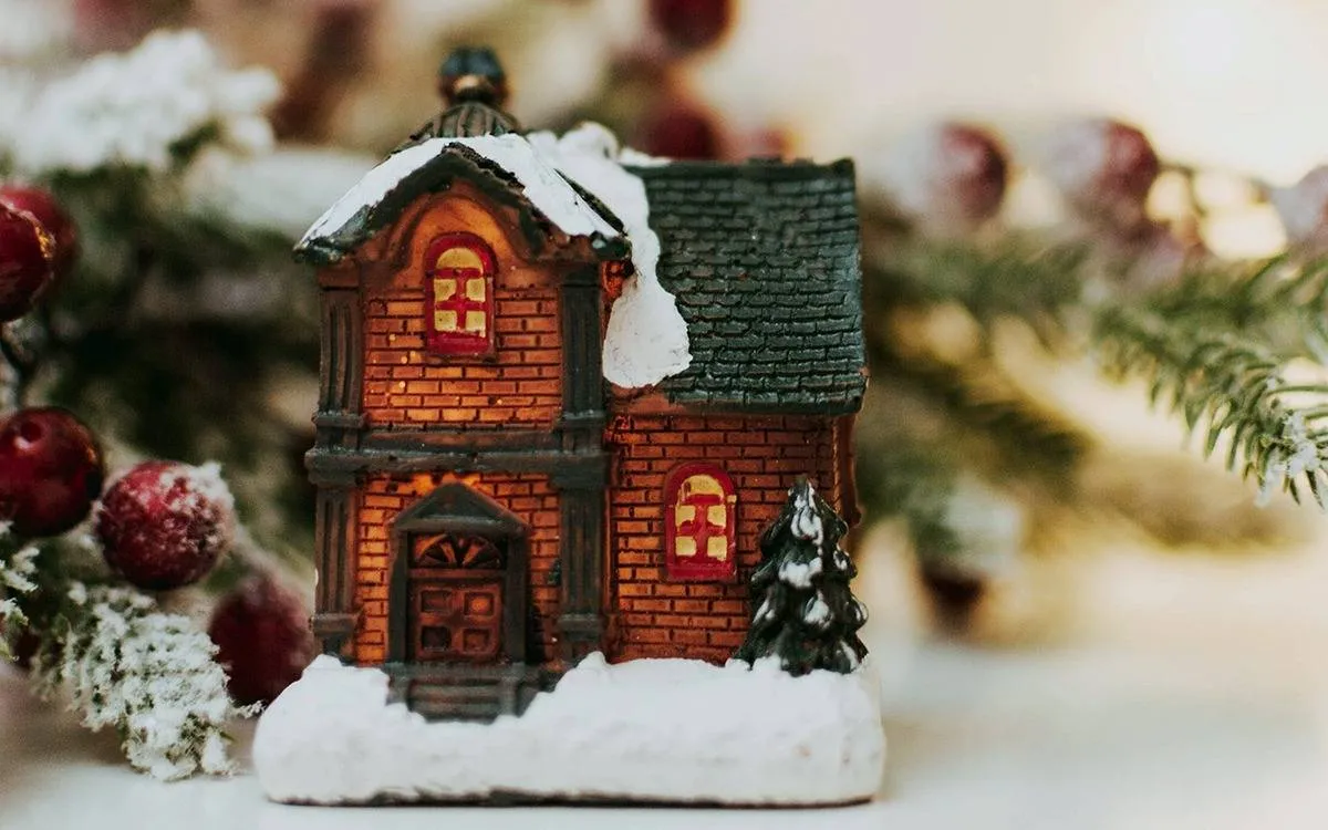 Steps to a Stunning Christmas Tree