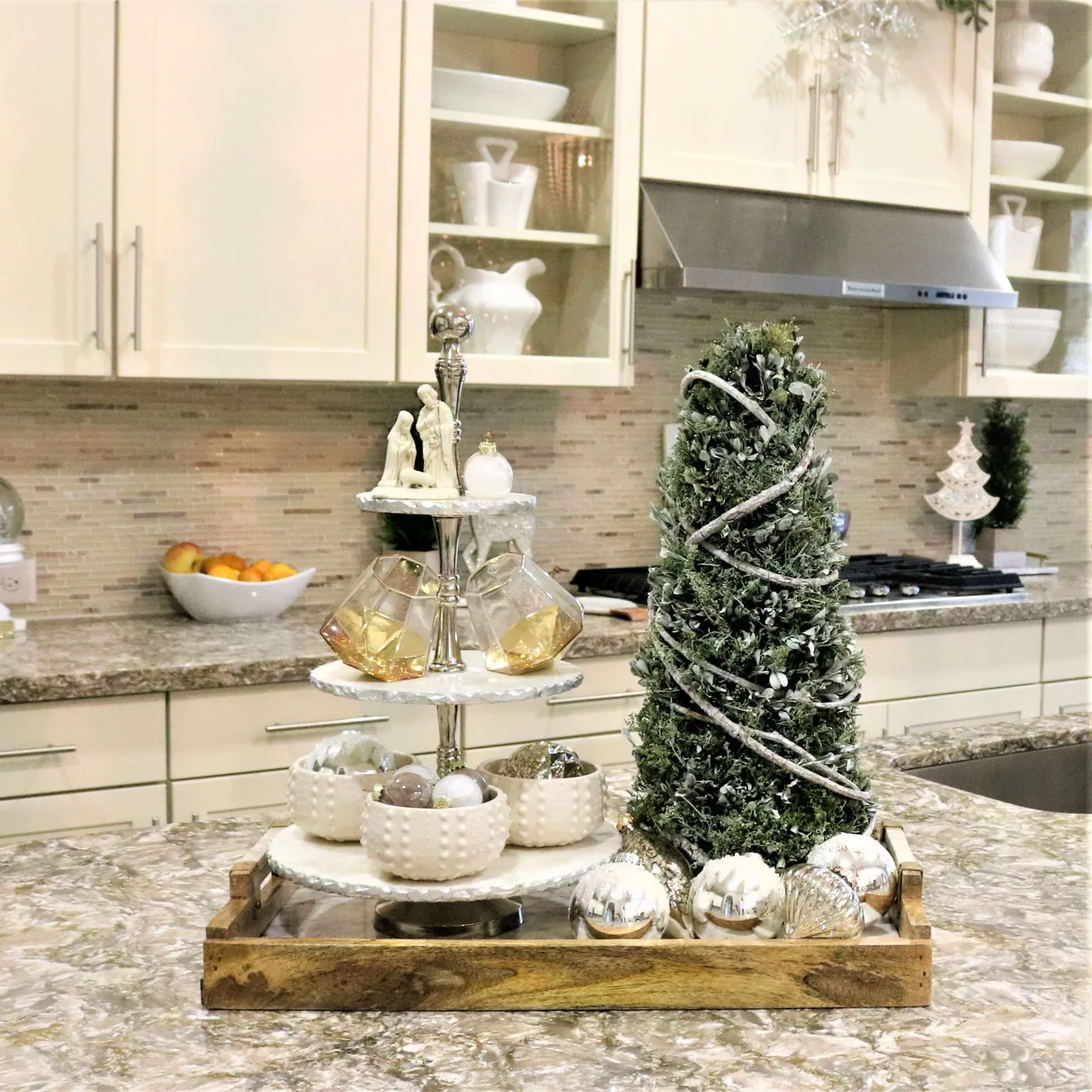 Styling Small Spaces for Christmas – Melissa Roberts Interiors