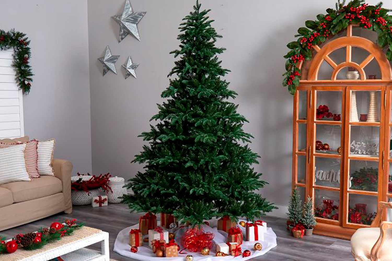 The 12 Best Places To Buy A Christmas Tree, Real Or Artificial