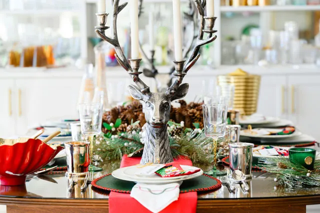 The Art of Holiday Tablescaping