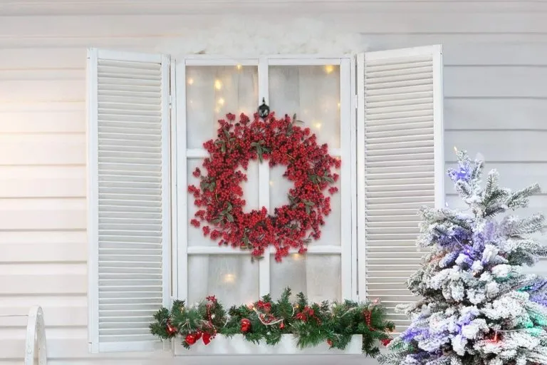 The Best Christmas Wreaths of 2025 - Picks by Bob Vila