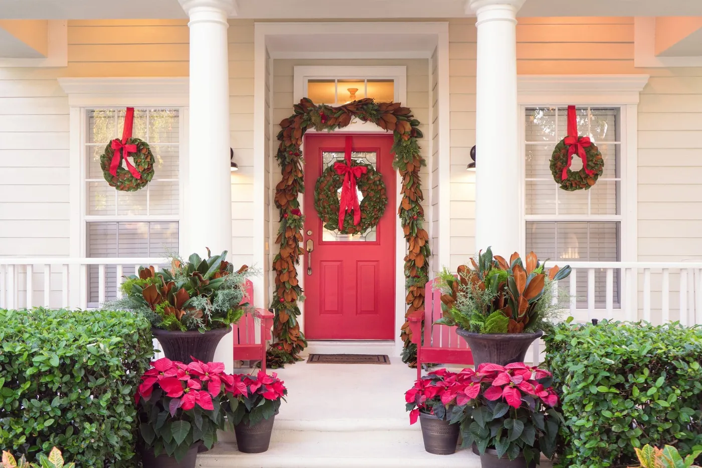 The Best of Christmas Decorating: Fresh Magnolia - Ashley Brooke