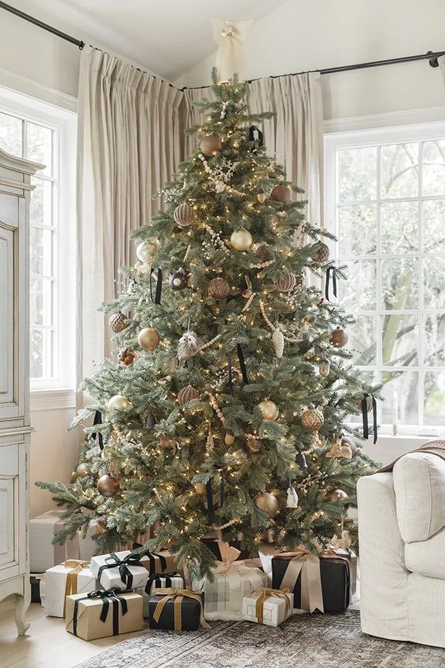 The Christmas Tree Decorating Ideas that are Inspiring Me this Year -  Making it in the Mountains