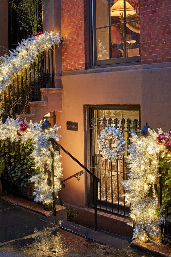 The Couple Living and Working in a Holiday 'Emerald City' - The New York  Times