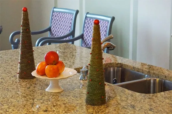 The Easiest, Fastest Christmas DIY Craft Idea Ever – NO GLUE!