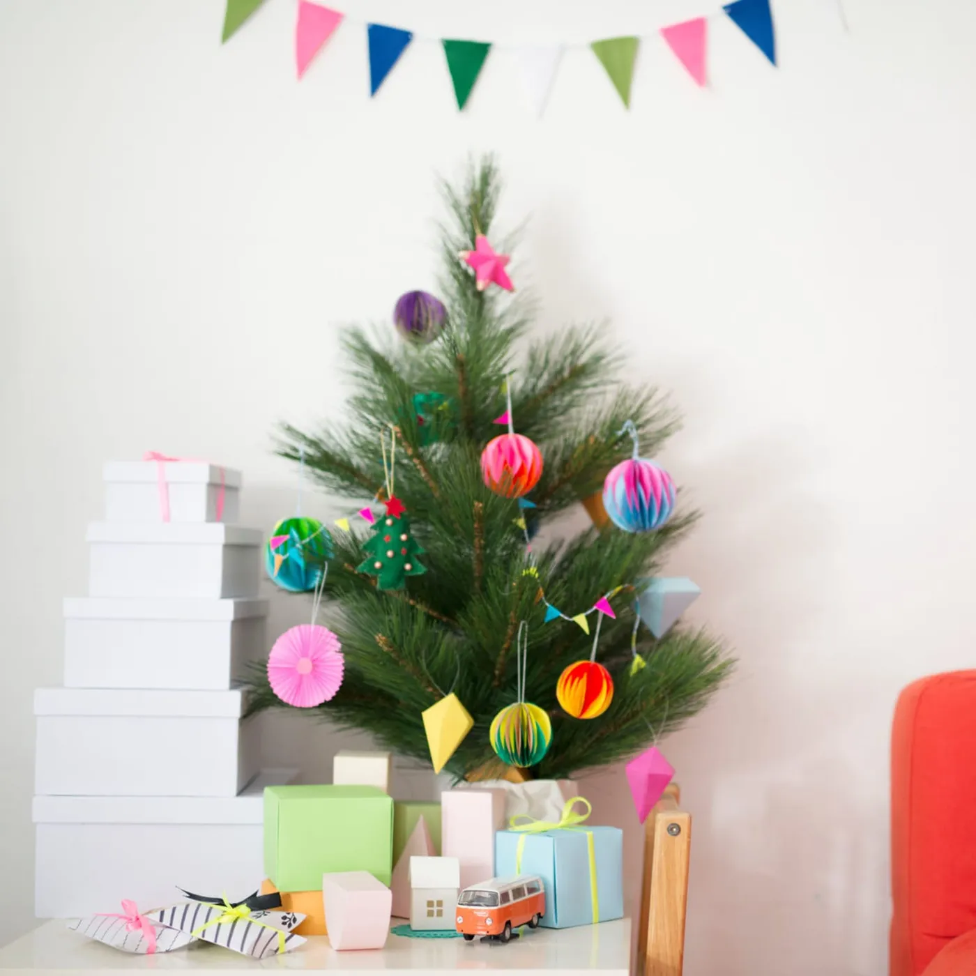 The Perfect Toppers for Your Mini Christmas Tree | Apartment Therapy