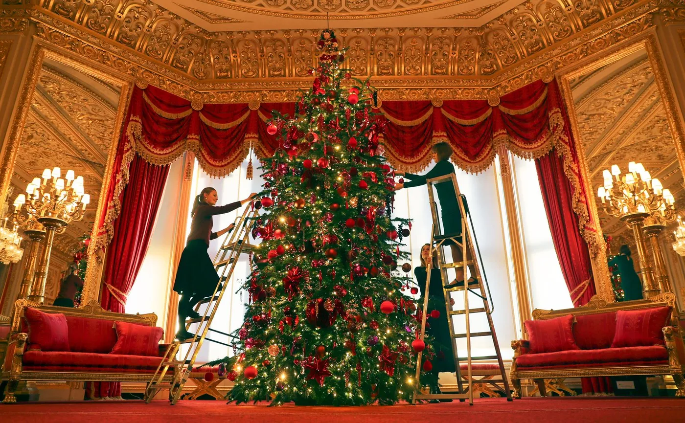 The Royals Are Ready for Christmas—See the Stunning Decorations at Windsor  Castle | Glamour