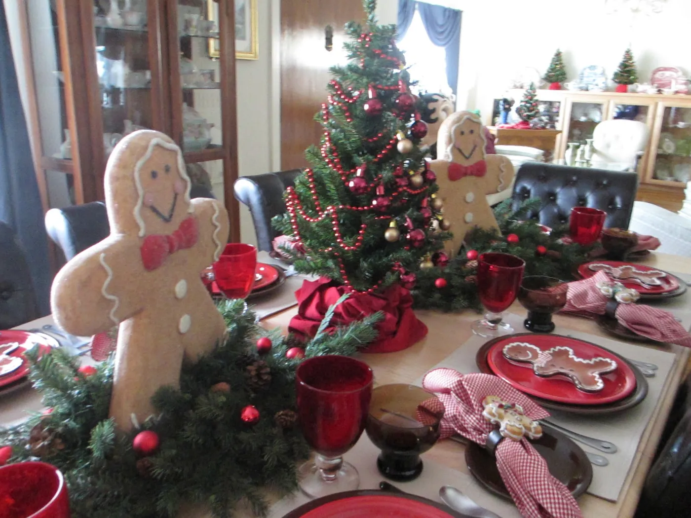 The Welcomed Guest: Gingerbread Tablescape