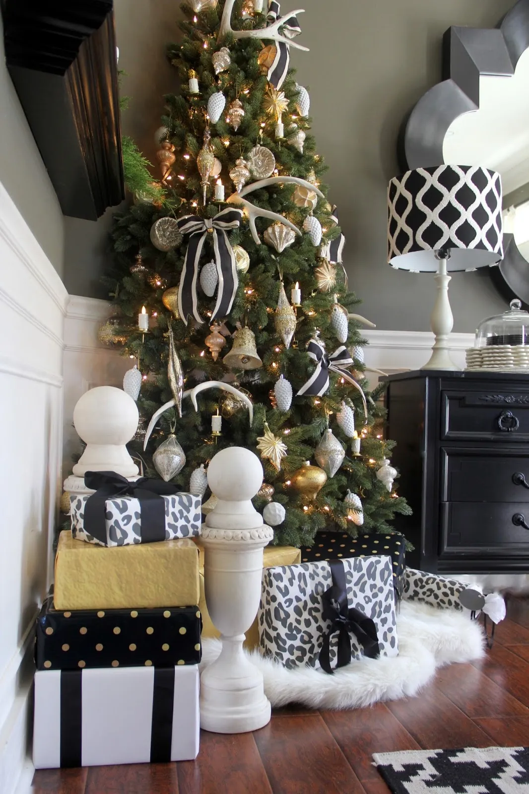 The Yellow Cape Cod: My 2016 Tastemakers Christmas Tree~And a Giveaway