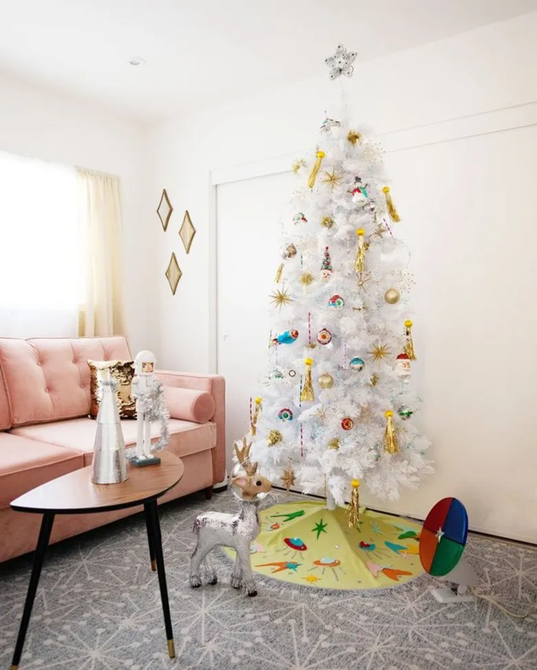 These White Christmas Tree Ideas Will Make Your Yuletide Light And Bright