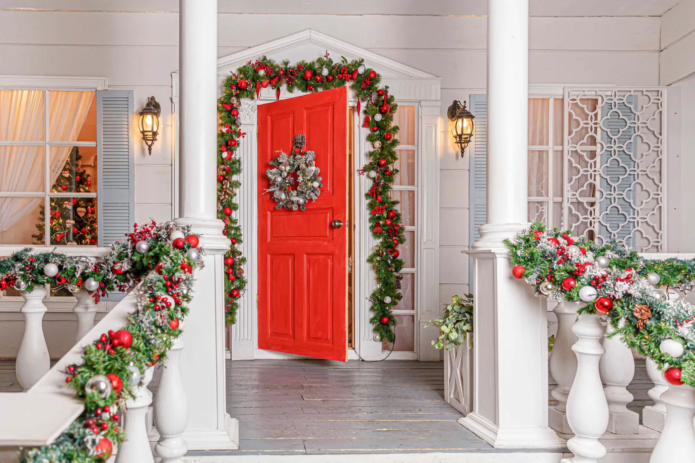 This Holiday Porch Decor Always Looks Tacky, Designers Warn
