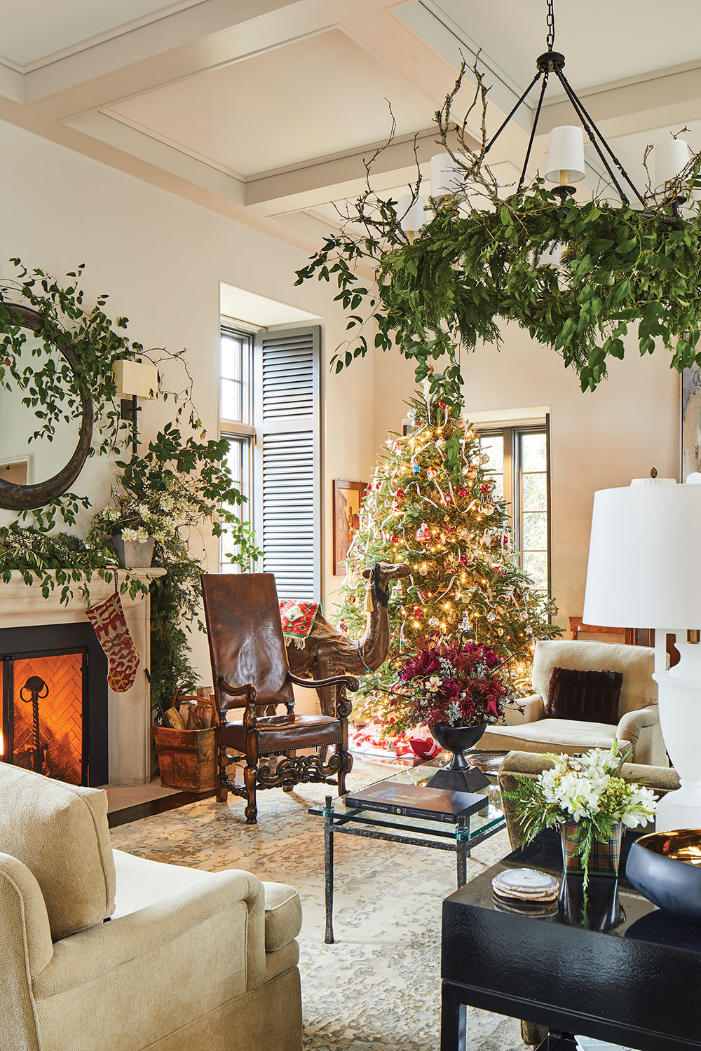 Time to Shine: A Holiday Home Tour - Flower Magazine