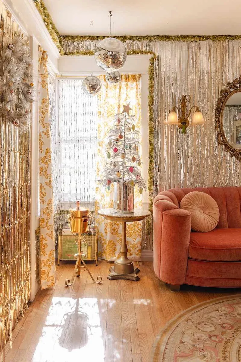 Tinsel Christmas Trees Are Back, Thanks to Chic Designer Tips