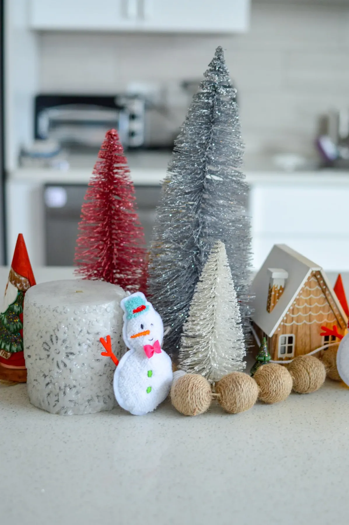 Toddler Friendly Christmas Centerpiece — Breezing Through