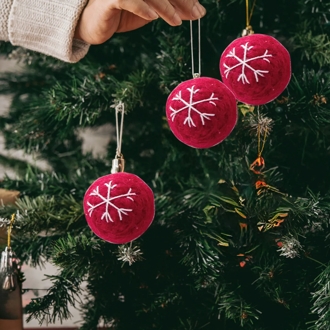 TopLLC Christmas Tree Ornaments, Christmas Decorations Christmas Decorations  3cm Colorful Wool Felted Balls DIY Material Hanging Decorations Christmas  Tree Garland Christmas Decoration felt ball - W