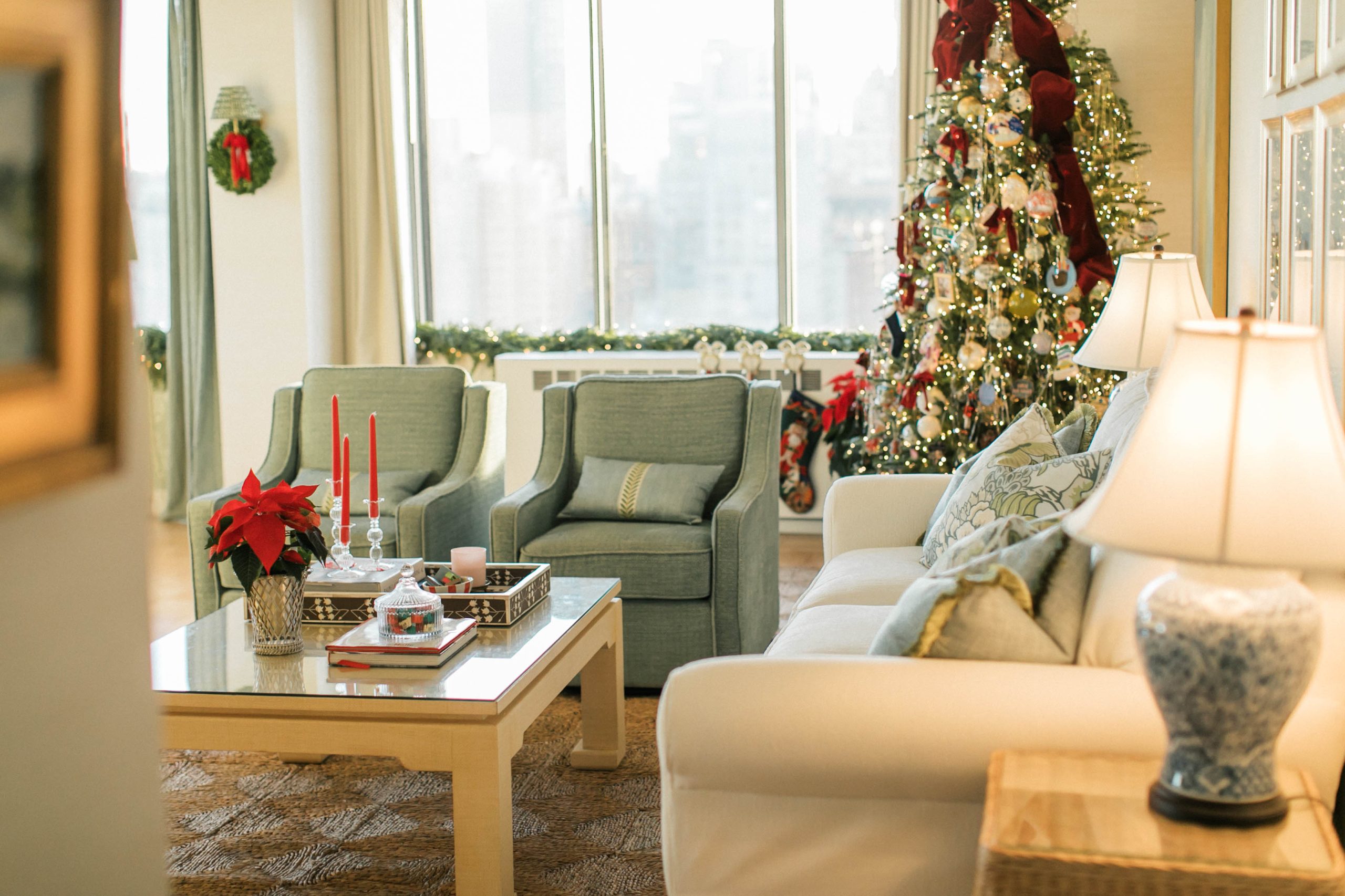 Traditional Christmas in a New York City Apartment | Tips & Inspo