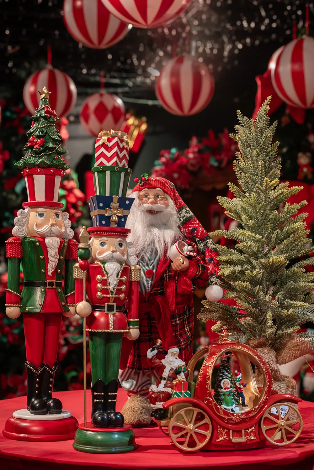 Traditional Nutcracker with Tree Hat - Christmas Heirloom Company