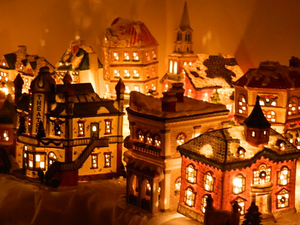 Tulsa Tiny Stuff : How to set up a Christmas Village Part II
