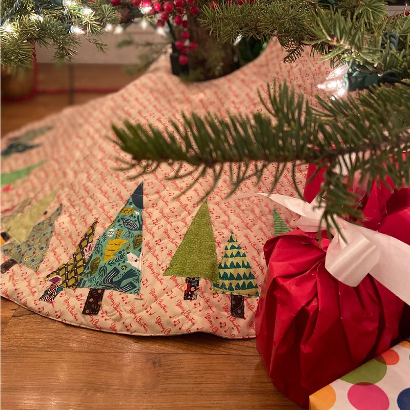 Unbranded Christmas Tree Skirt – Red & White Decorative Base Cover – Holiday  Gift Wrap Style Gray Nicolls Youth Abdo Guard