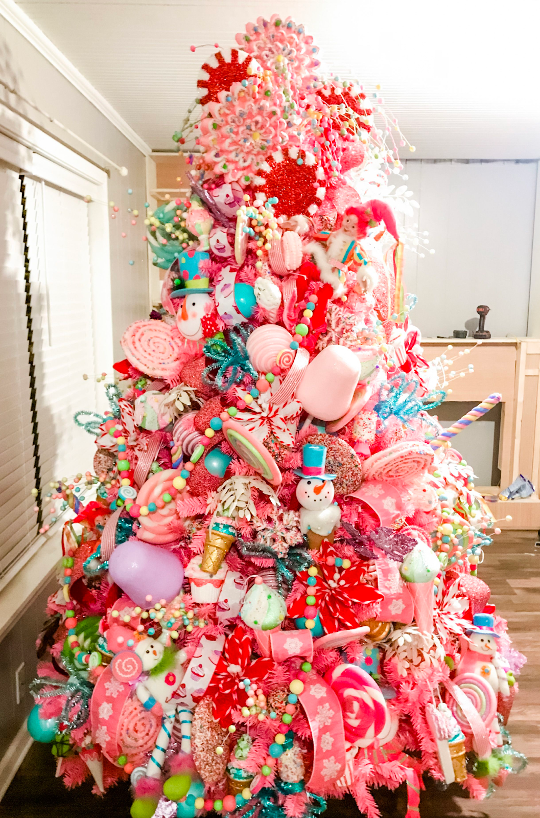 Unique Christmas Tree Decoration Ideas To Try This Year - Christmas Tree  Singapore