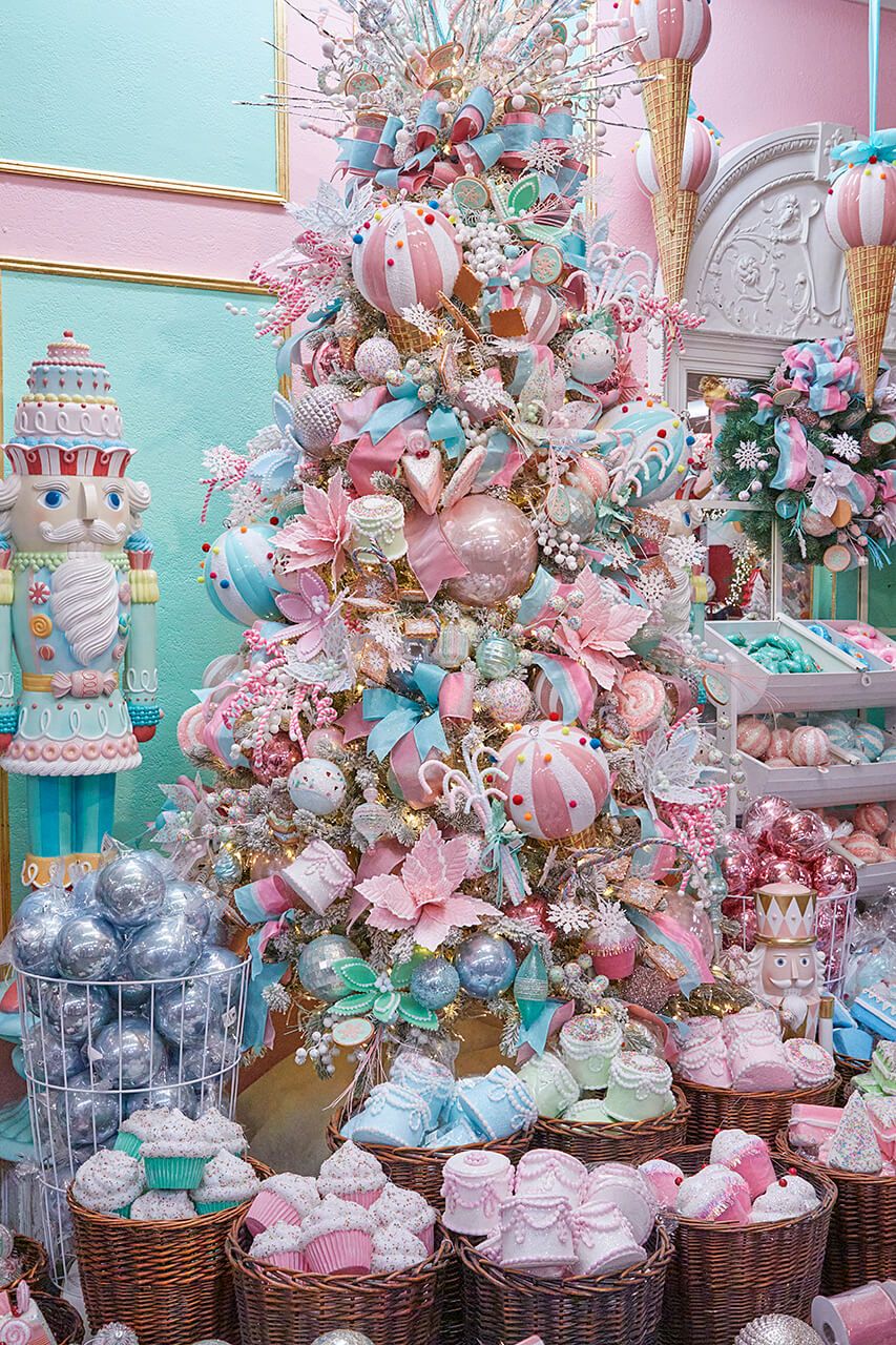 Using Shatterproof Ornaments in Your Whimsical Christmas Tree and Garland -  Decorator's Warehouse