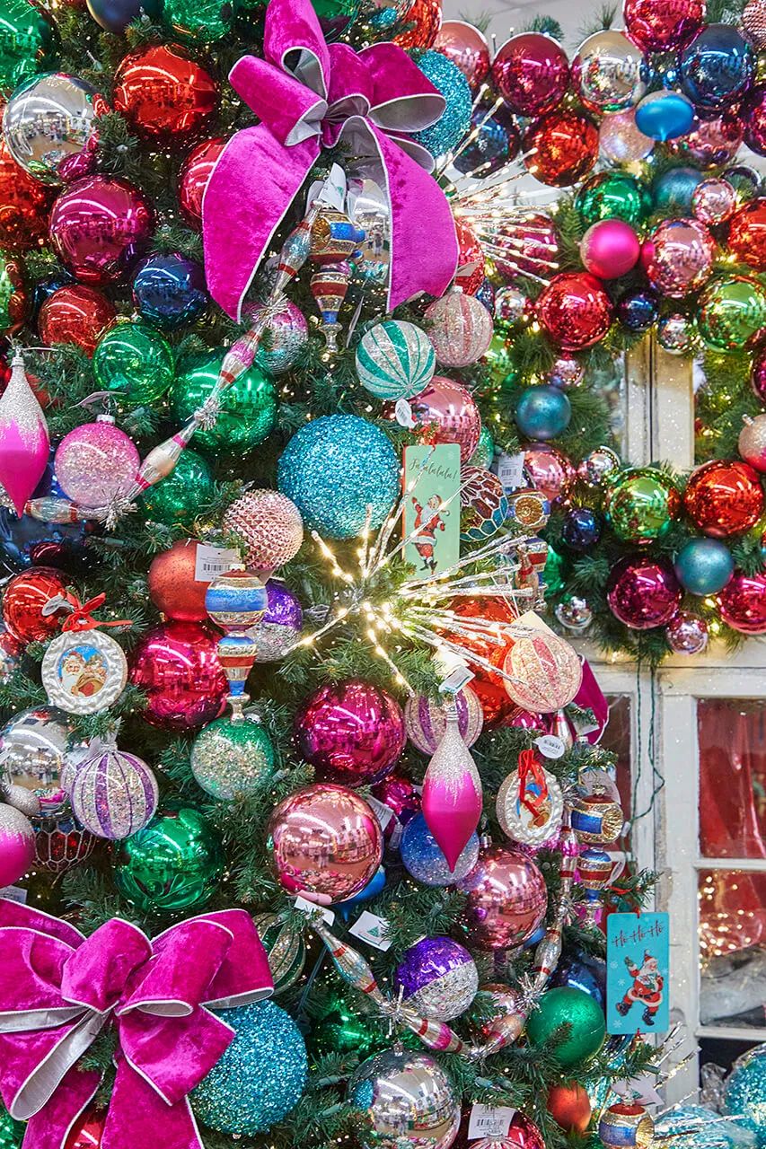 Using Shatterproof Ornaments in Your Whimsical Christmas Tree and Garland -  Decorator's Warehouse