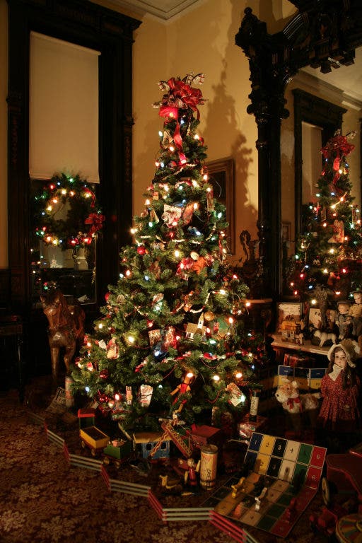 Victorian Christmas Stroll Kicks Off at Henry B. Plant Museum | Tampa, FL  Patch
