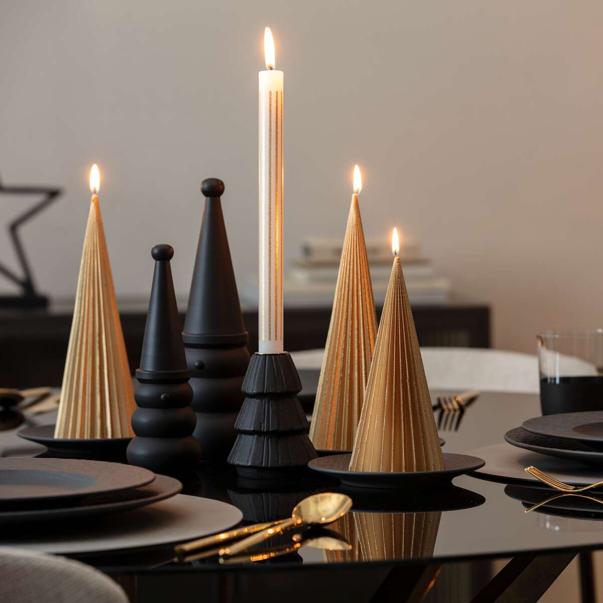 Villeroy & Boch Christmas Chic Candlestick holder Black – order now directly