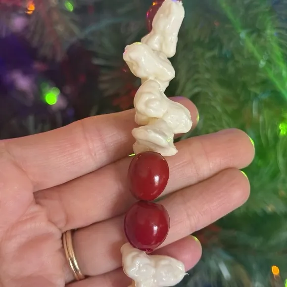 Vintage 1984 Festive Red and White Holiday Popcorn Garland 74 inches long