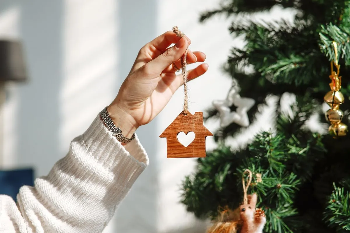 We're a cheap family and use wrecked Christmas ornaments but there's  special reason' - The Mirror