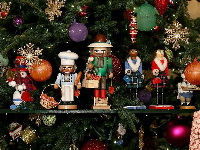 White House Christmas Decorations