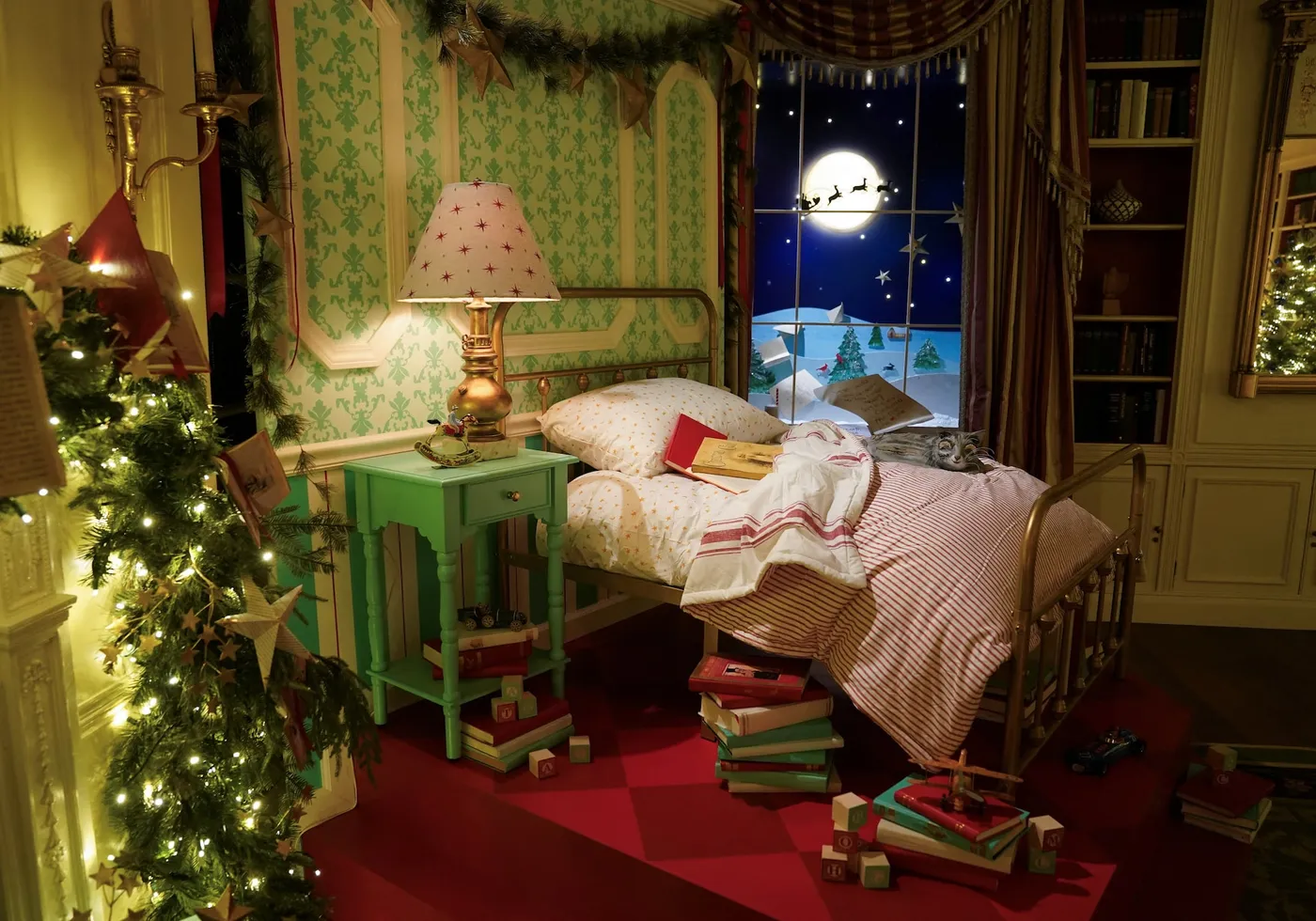 White House unveils Christmas decor - November 27, 2023 | Reuters