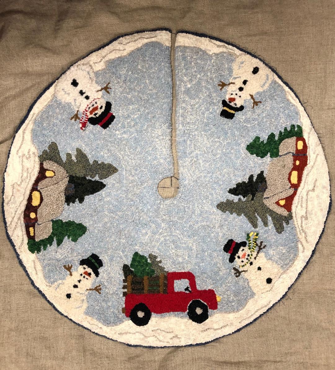 Winter Village 36″ Round Tree Skirt, from Joan Moshimer's Studio, Rug  Hooking Pattern Only | W. Cushing & Co