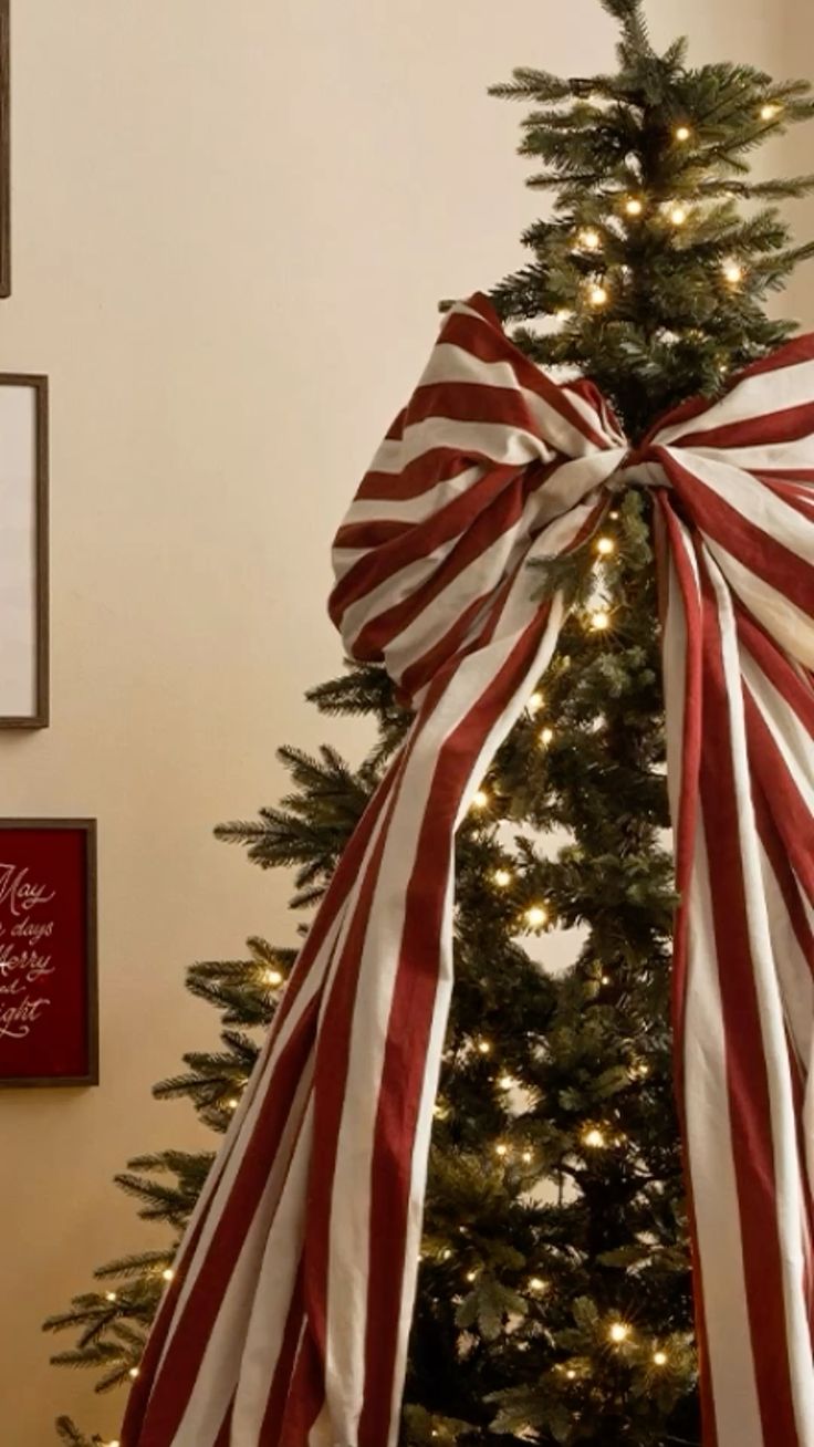 XXL Ribbon Bows on the Christmas Tree: How to Style the Trend | Sapins.be