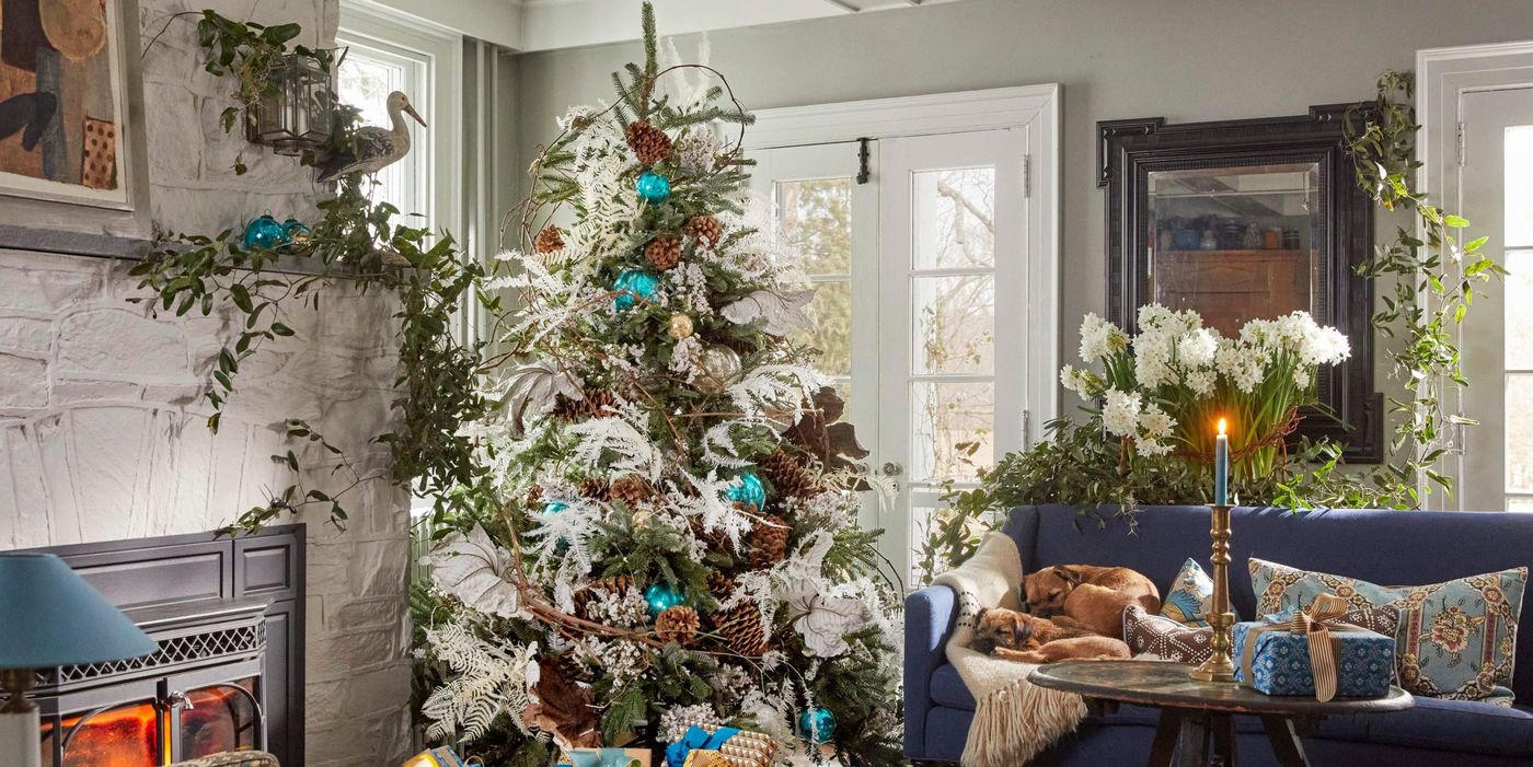 You'll Want to Steal These 50 Christmas Tree Ideas From Designers and  Tastemakers - AOL
