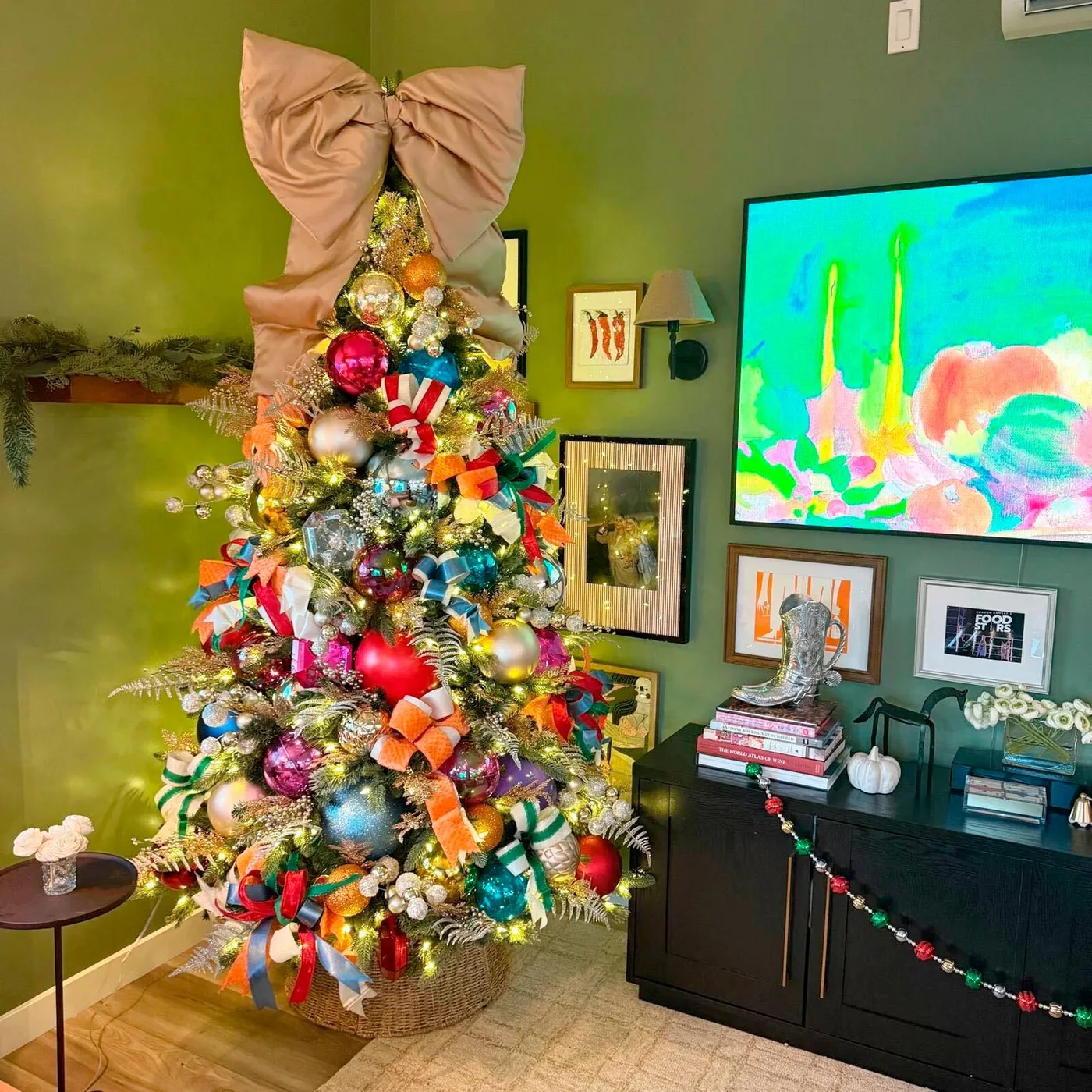 Younger generations swap tradition for self-expression with holiday  decorations | The Seattle Times
